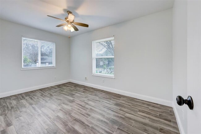 Building Photo - 2701 St Edwards Cir