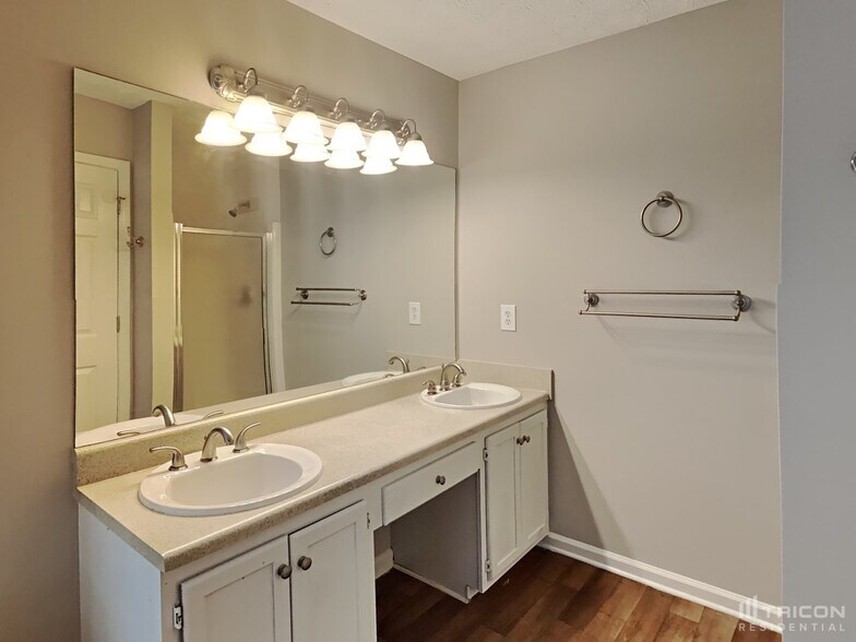 Building Photo - 116 Summer Lake Dr