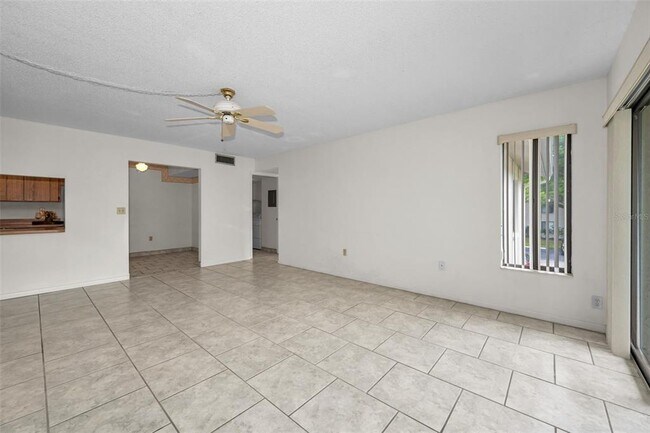 Building Photo - 2687 Pine Ridge Way S