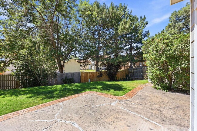 Building Photo - $2,695.95-4 Bed/ 3 Bath-Charming home in Colorado Springs with Central AC