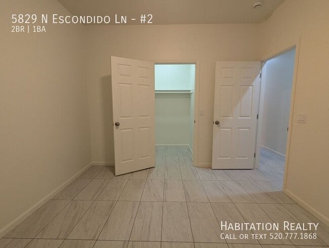Building Photo - 5829 N Escondido Ln