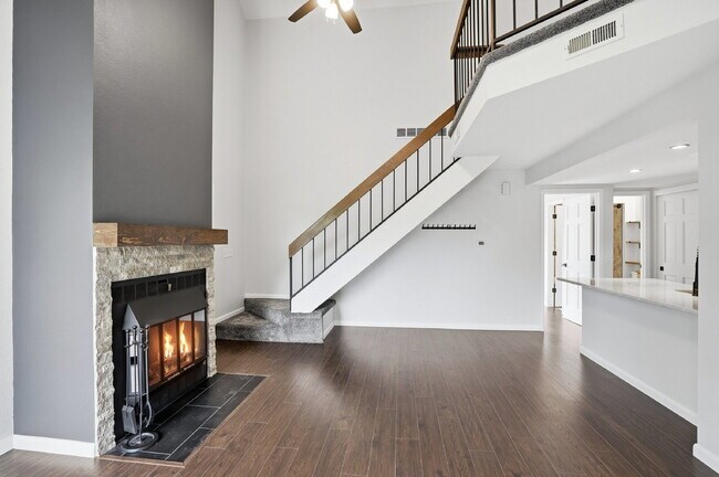 Building Photo - $1,945.95- 1 Bed, 1 Bath Updated Lofted Condo in Boulder with Central AC and In-Unit Laundry!
