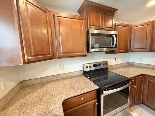 Building Photo - **4bed near MIL base- GRANITE/STAINLESS STEEL Appliances~ Roomates welcome!