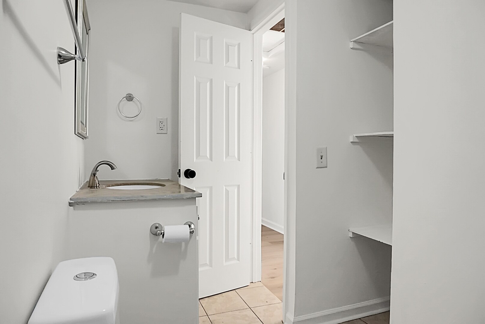 Full bathroom - 2735 Exchange Landing Rd