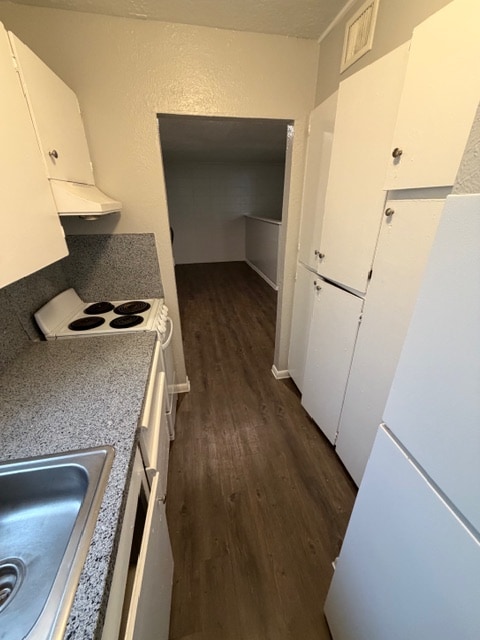 Building Photo - 5220 Weber Rd