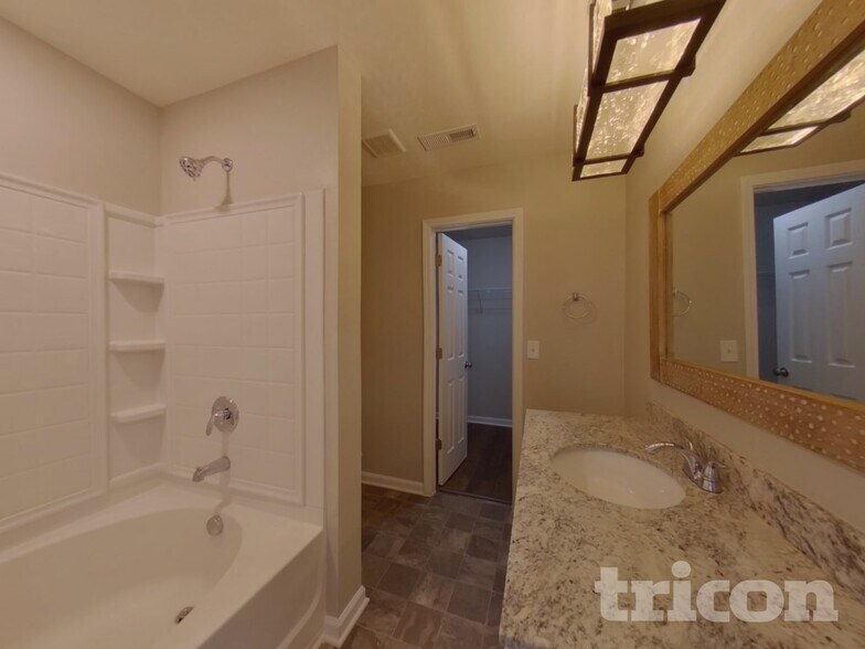 Building Photo - 5003 Mallison Way