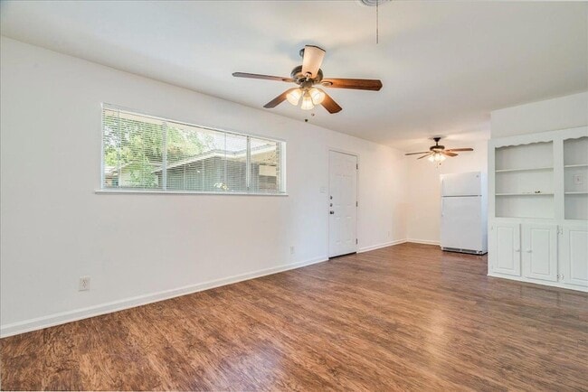 Building Photo - 1417 Braes Ridge Dr