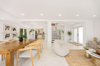 Building Photo - 1208 Mariana Ave