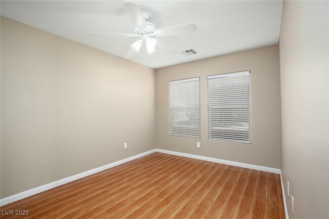 Building Photo - 2516 Courlan Dr