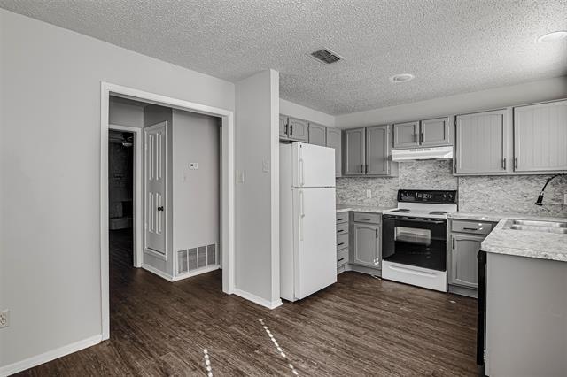 Building Photo - 1403 Courtney Pl