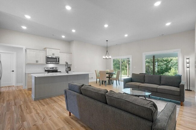 Building Photo - 2713 Misty Flower Dr