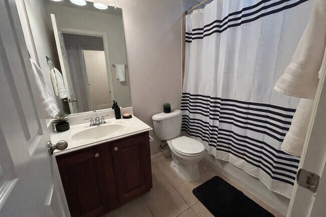 Building Photo - 2202 Carlisle St