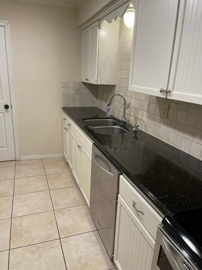 Building Photo - 6452 Olympia Dr