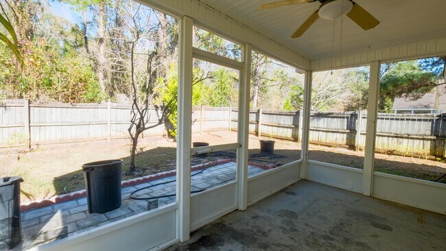 Building Photo - 3292 Emerson Ln