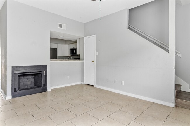 Building Photo - 8713 Village of Fondren Dr