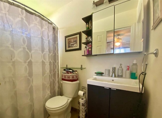 Building Photo - 14420 Cummins Way