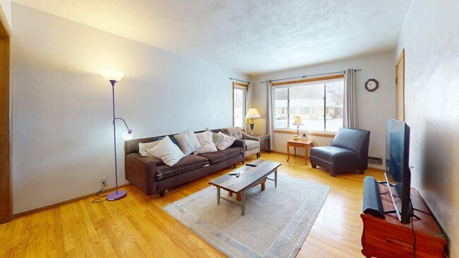 Building Photo - Home in north-central Ames - AVAILABLE NOW