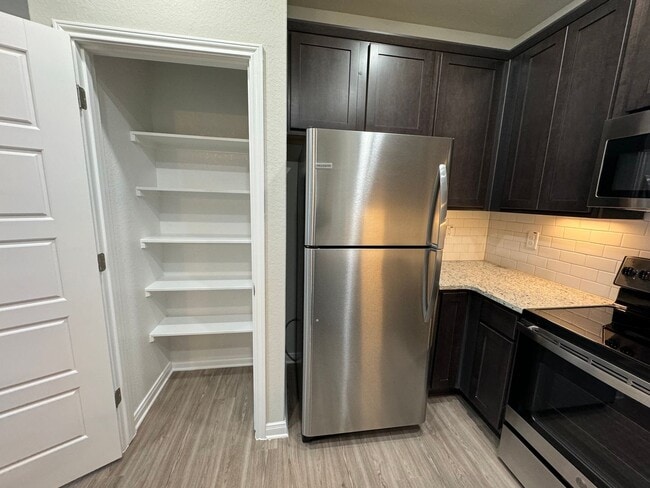 Building Photo - Luxury 3/2.5 2 Story Townhouse in NBTX