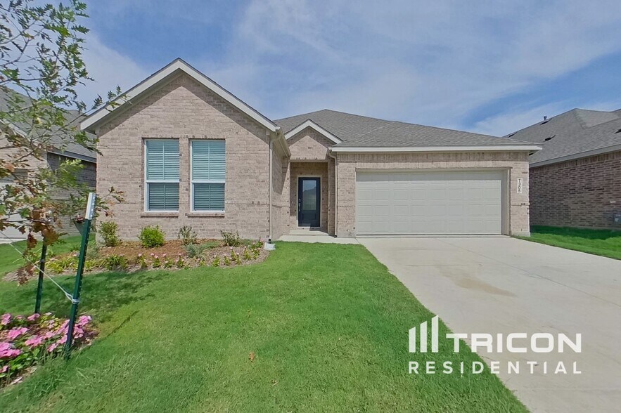 Building Photo - 1305 Francesca Dr