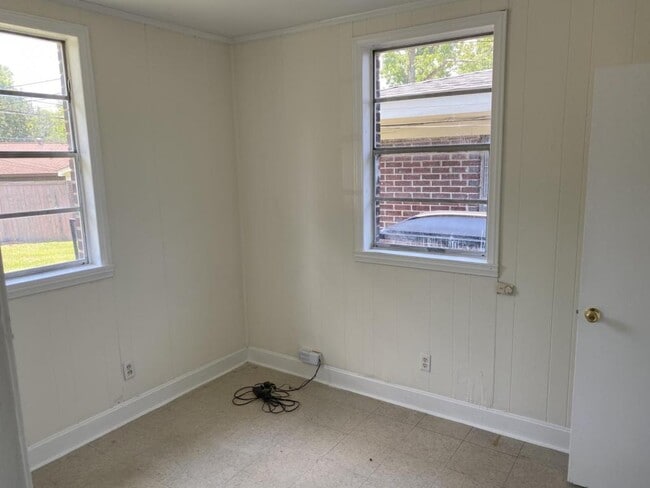 Building Photo - 3702 Live Oak Drive, Columbia, SC 29205