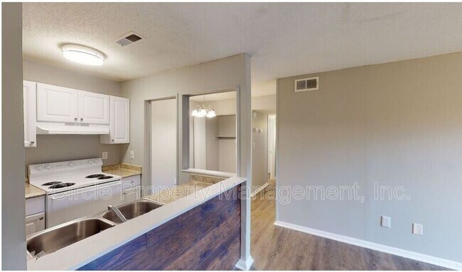 Building Photo - 4031 Hunters Ridge Dr SW