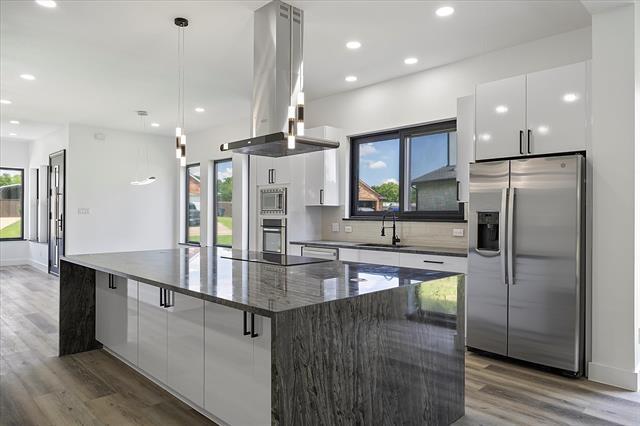 Building Photo - 2811 Rodeo Dr