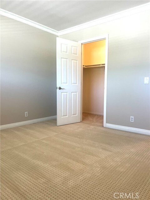 Building Photo - 5052 Hampton Ct