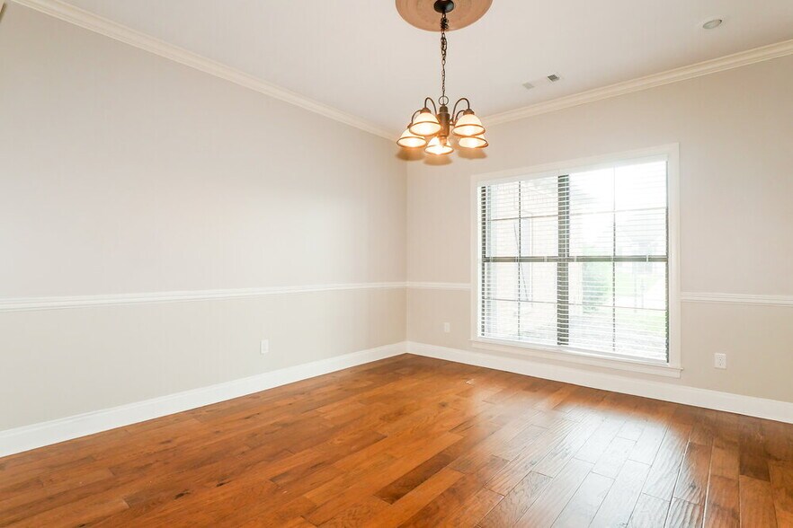 Building Photo - 65 Ridgefield Dr