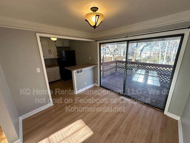 Building Photo - 4418 Sunrise Dr