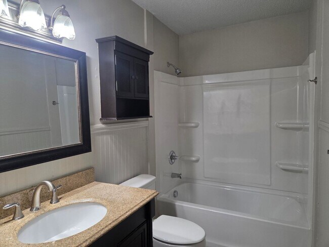 Building Photo - 4BR-2BA Single Family Rental Home - Washington MO 63090