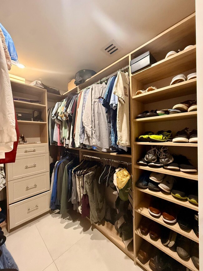 Building Photo - 14191 Snowberry Dr