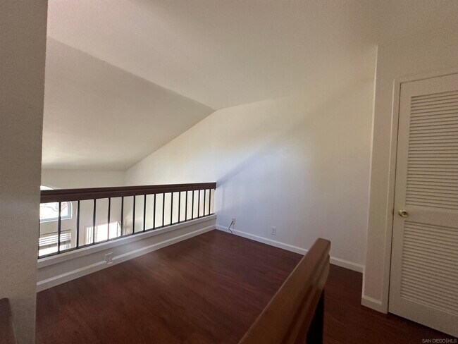 Building Photo - 4050 Rosenda Ct