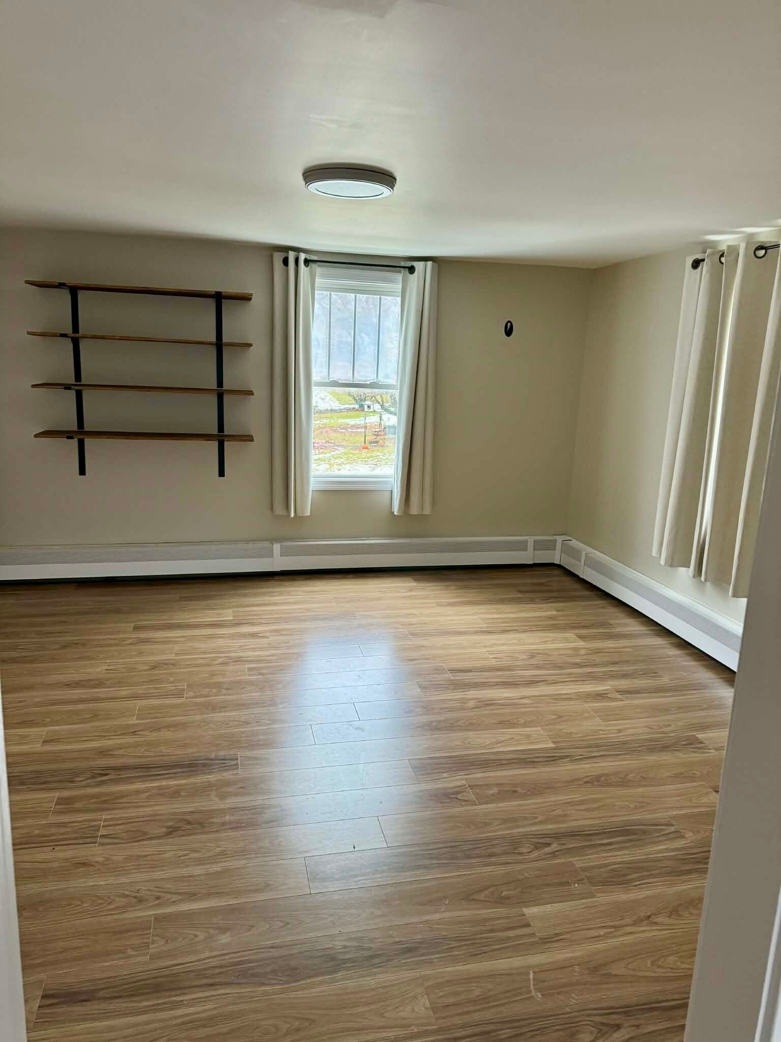 Building Photo - 19 Sterling St