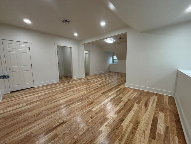Building Photo - 1115 N Negley Ave