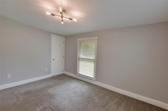 Building Photo - 74 Rountree Rd