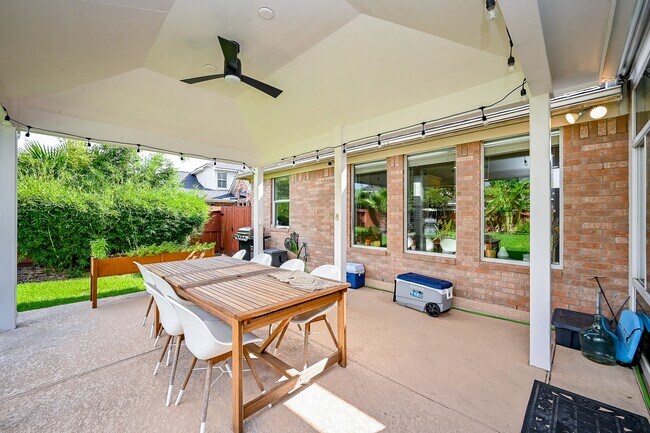 Building Photo - 6342 Collina Springs Ct