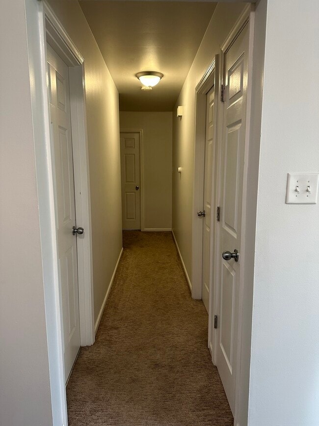 Building Photo - 4537 Maple Ave