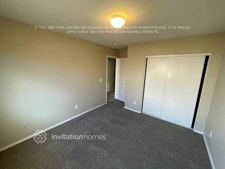 Building Photo - 5220 W Albeniz Pl