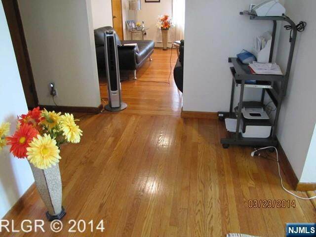 Building Photo - 298 Luddington Ave