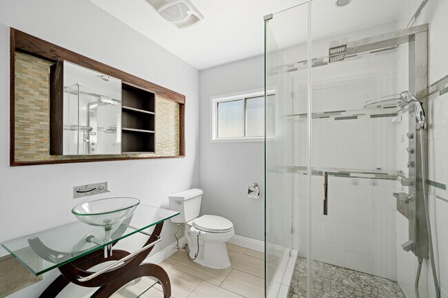 Bathroom 1 - 4839 Lowell Ave