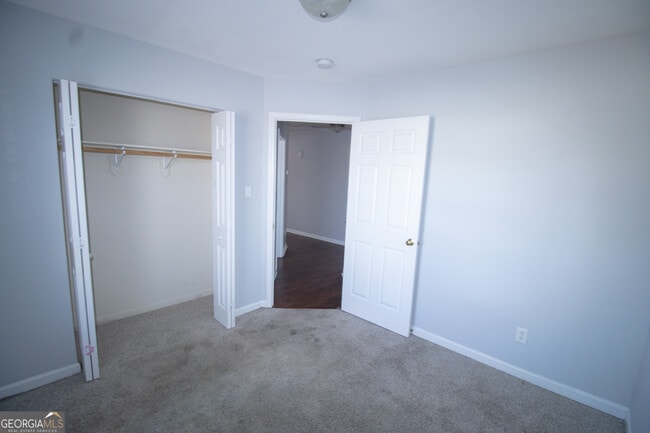 Building Photo - 8002 Ponderosa Pine Ave