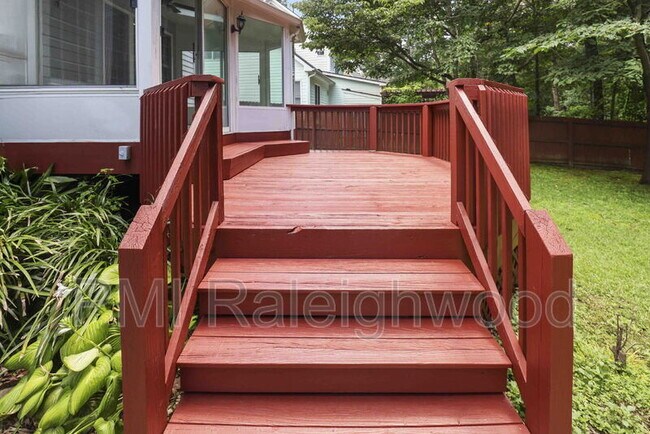 Building Photo - 301 Perry Creek Dr