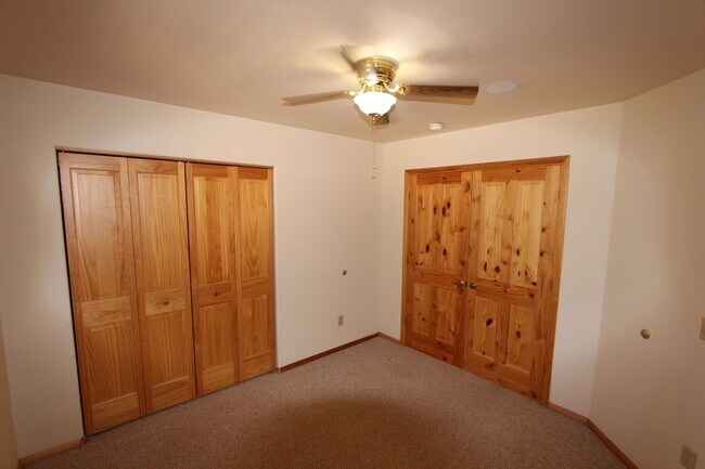 Building Photo - Peaceful Kachina Village Home | Backs National Forest + A/C