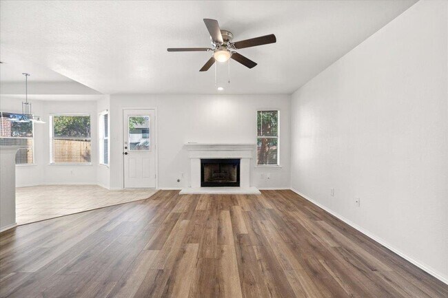 Building Photo - 15423 Quinley Dr