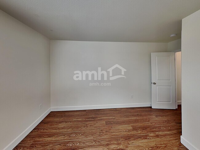 Building Photo - 4713 Tire Swing St