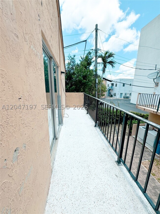 Building Photo - 1235 NW 6th St