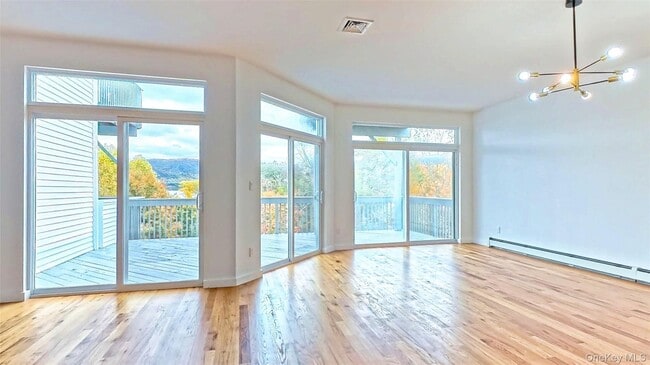 Building Photo - 262 Tamerisk Ln