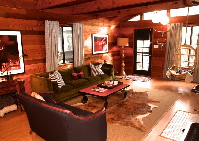 Primary Photo - 521 Rialto Ave