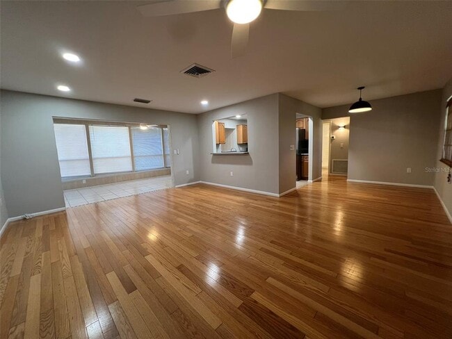 Building Photo - 417 Courbet Dr