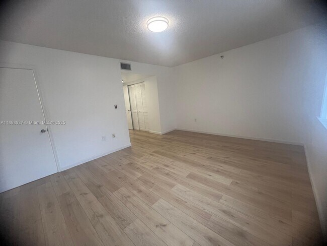 Building Photo - 8900 Collins Ave